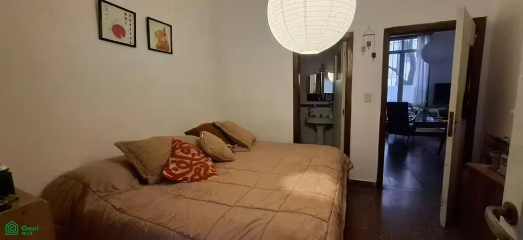 Sale House on 2 floors – Olivos-Opportunity for professional use and housing