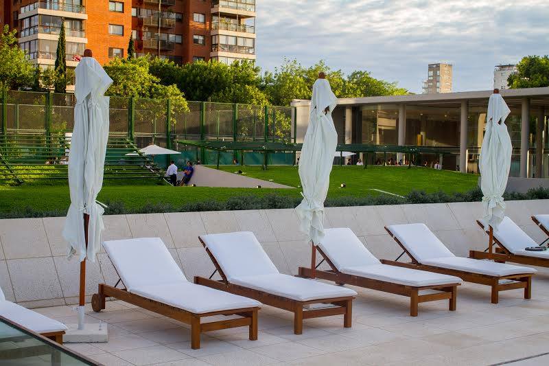 Reposeras de madera dura de incienso