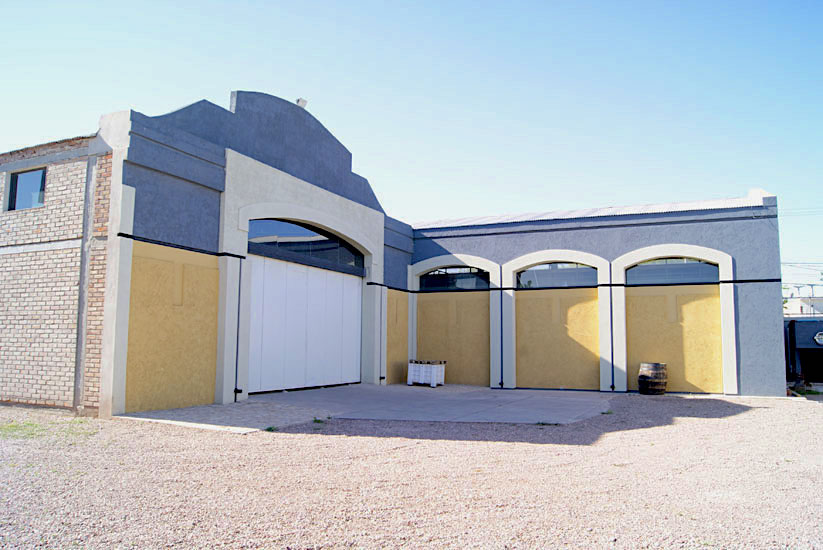 AWARD-WINNING PREMIUM WINERY! 500,000 Liter Capacity & Restaurant Almost Completed